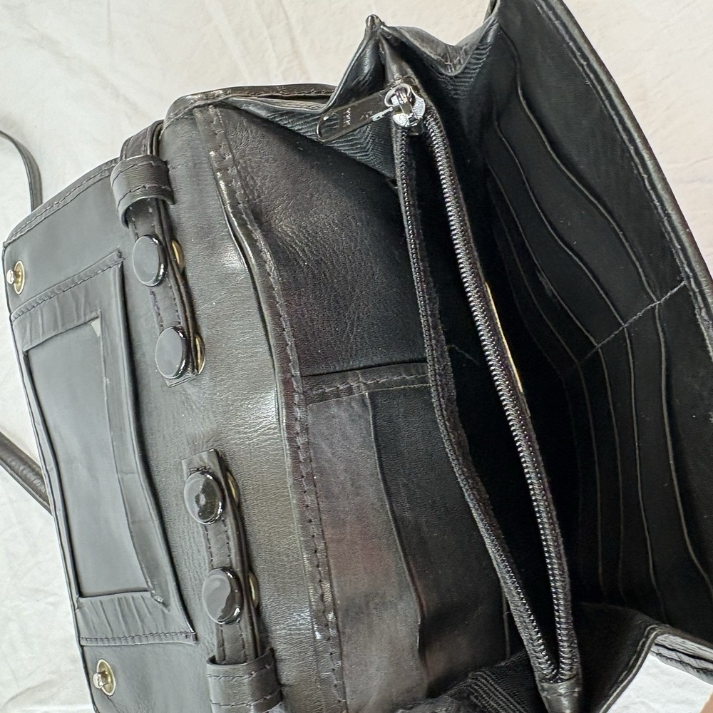 VTG Tusk Designer Black Leather Crossbody Bag Minimalist Chic Organizer Travel - Picture 4 of 9